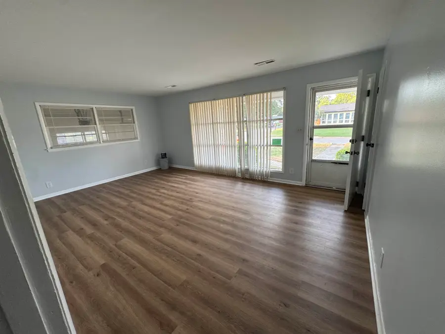 1108 Paul E Johnson Dr, Tuscumbia, AL 35674 - Image #2