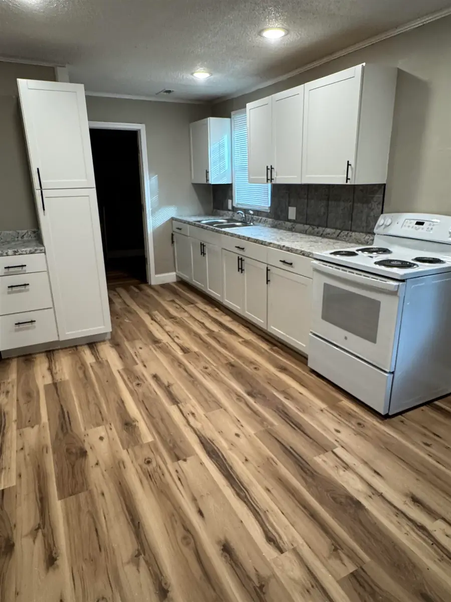 1227 York St, Sheffield, AL 35660 - Image #3