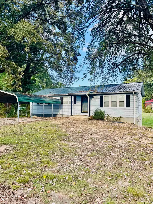 618 7th St, Red Bay, AL 35582