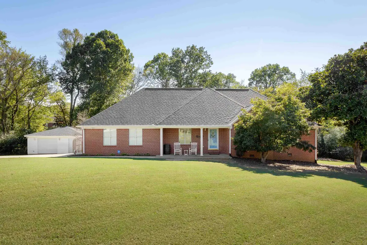 14 Old Brompton Ln, Killen, AL 35645 - Image #1