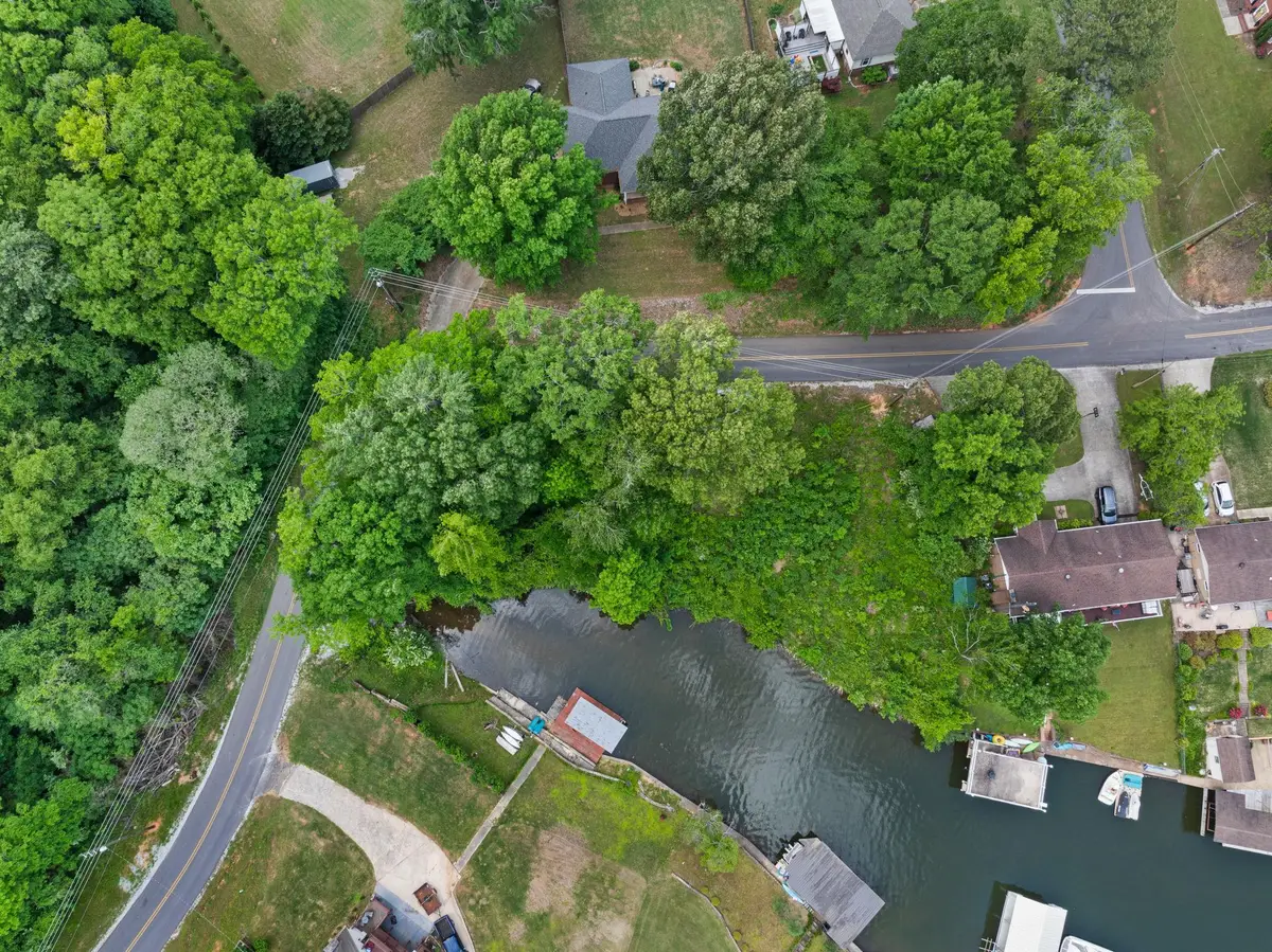 Dogwood Cir, Muscle Shoals, AL 35661 - Image #1