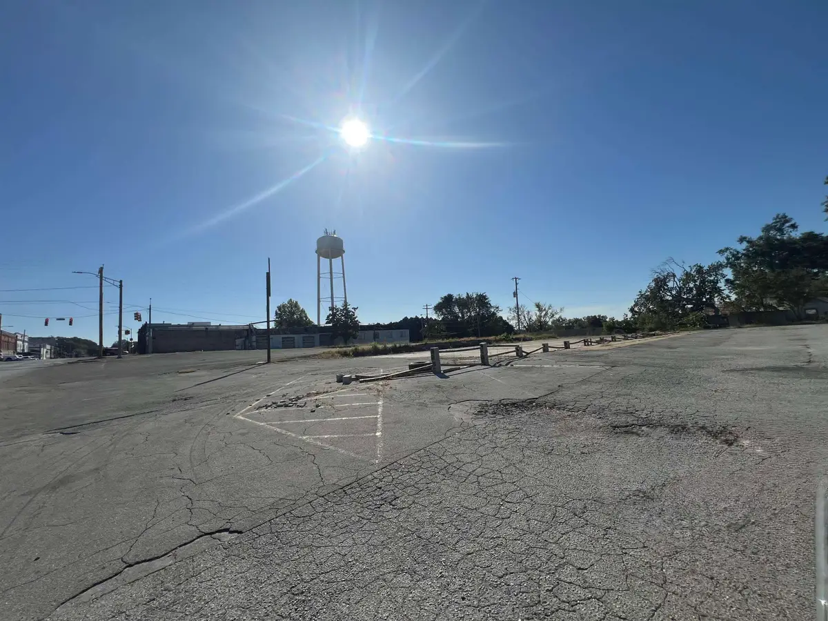 000 W 6th St, Tuscumbia, AL 35674 - Image #1