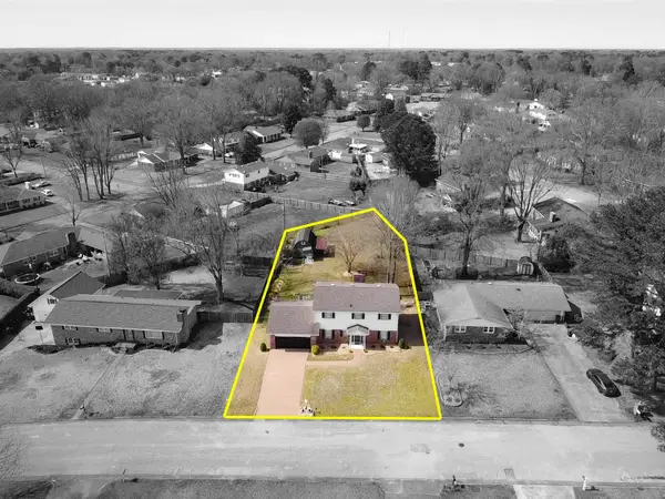 569 Hazelwood Dr, Florence, AL 35633