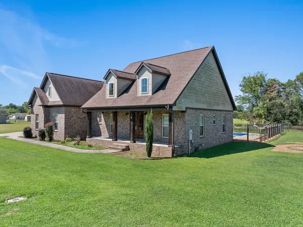 105 Fieldwood Dr, Tuscumbia, AL 35674