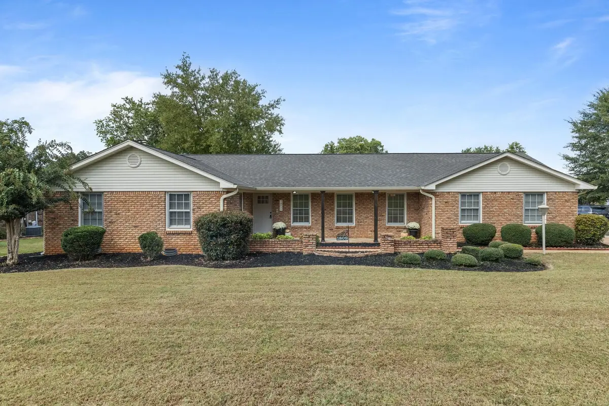 1809 Virginia Ave, Muscle Shoals, AL 35661 - Image #1