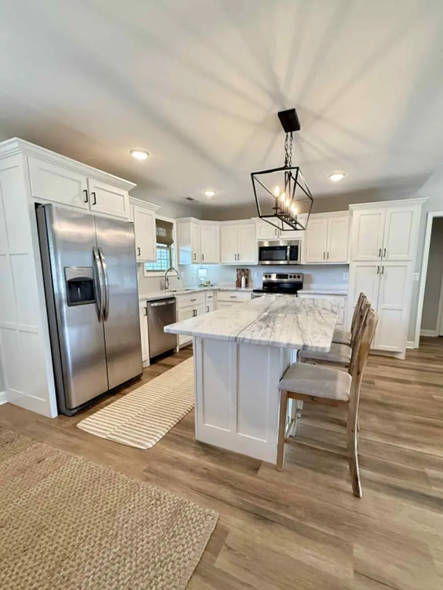 2011 Pleasant Dr, Muscle Shoals, AL 35661 - Image #3