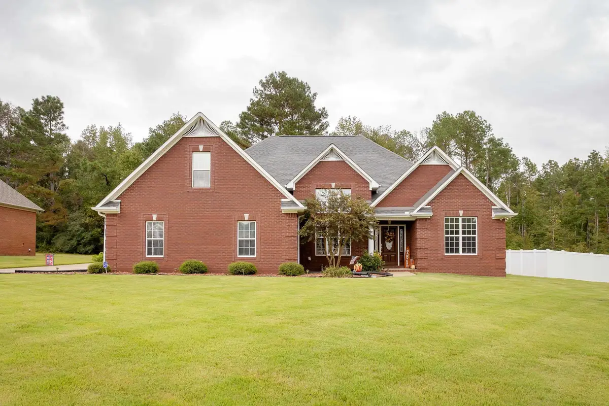 346 Deer Creek Dr, Killen, AL 35645 - Image #1