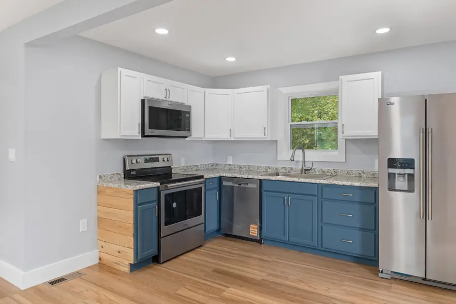 295 Spring Dr, Muscle Shoals, AL 35661 - Image #2