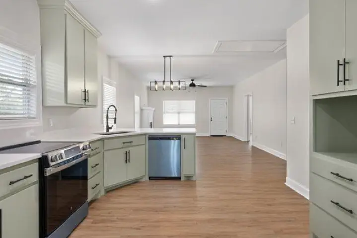 220 Frances Dr, Killen, AL 35645 - Image #2