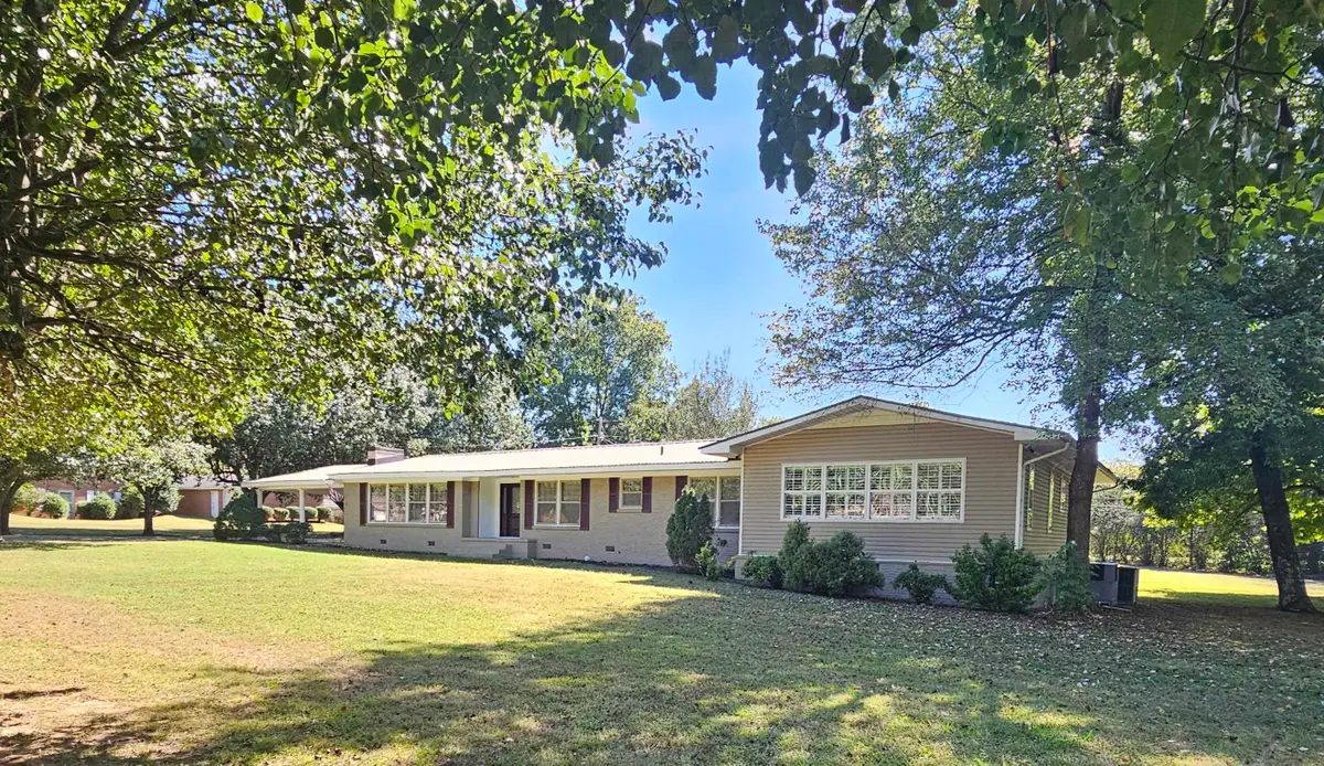 2021 Stoddard Dr, Florence, AL 35630 - Image #1