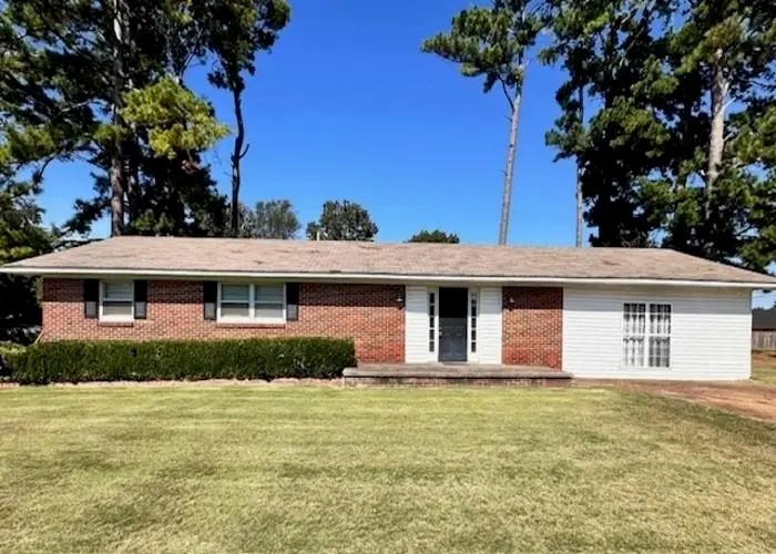 911 Davison Ave, Muscle Shoals, AL 35661 - Image #1