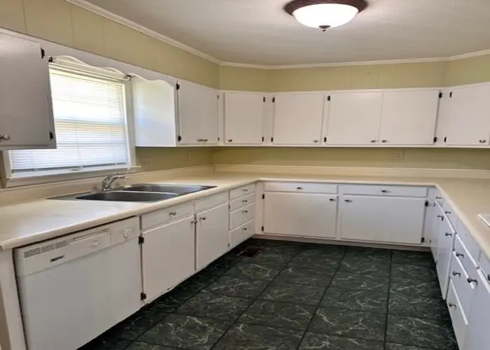 911 Davison Ave, Muscle Shoals, AL 35661 - Image #3