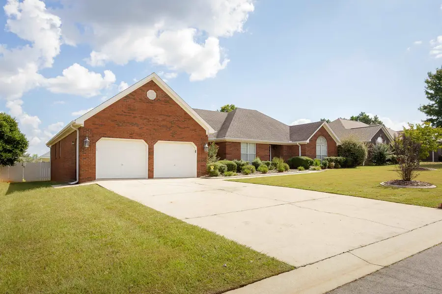 306 Highbury Dr, Florence, AL 35633 - Image #2