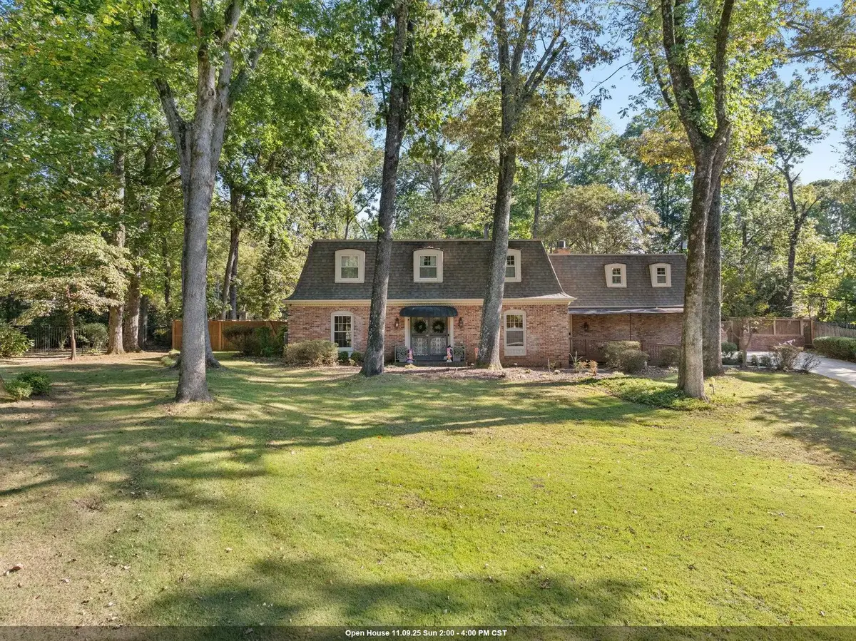 214 Colonial Ct, Florence, AL 35630 - Image #1