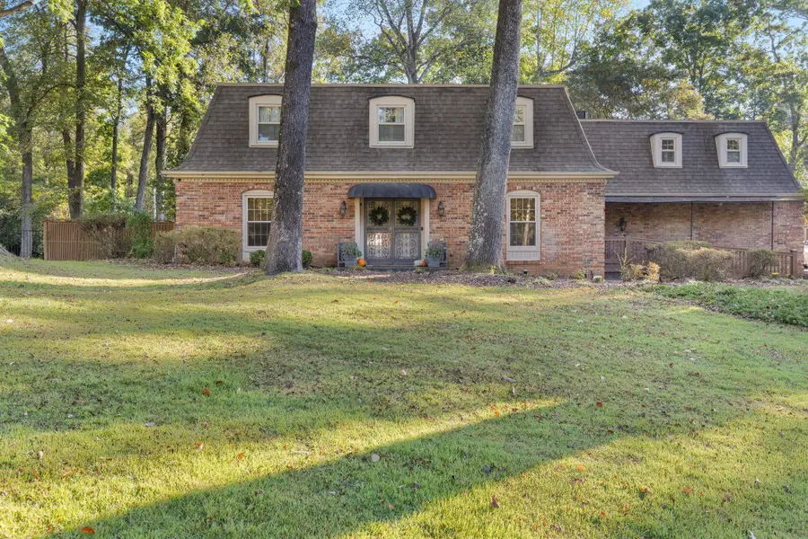 214 Colonial Ct, Florence, AL 35630 - Image #3