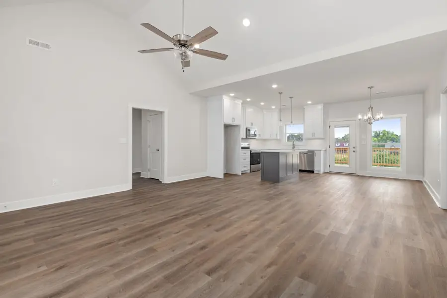 722 Oakview Cir, Killen, AL 35645 - Image #3