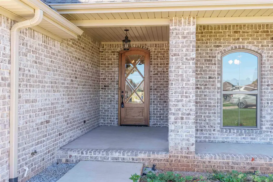 118 Scarlette Ln, Muscle Shoals, AL 35661 - Image #2