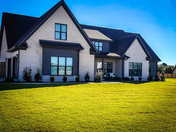 73 Todd Dr, Muscle Shoals, AL 35661