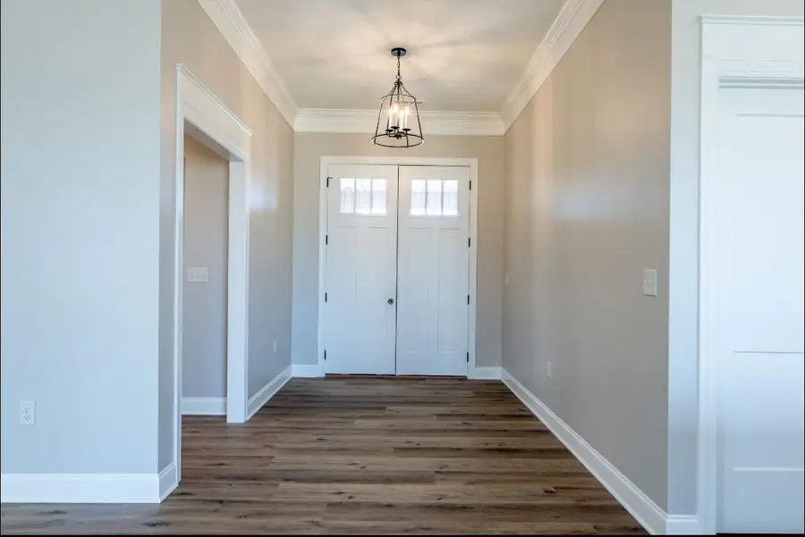 304 Magnolia Dr, Muscle Shoals, AL 35661 - Image #2