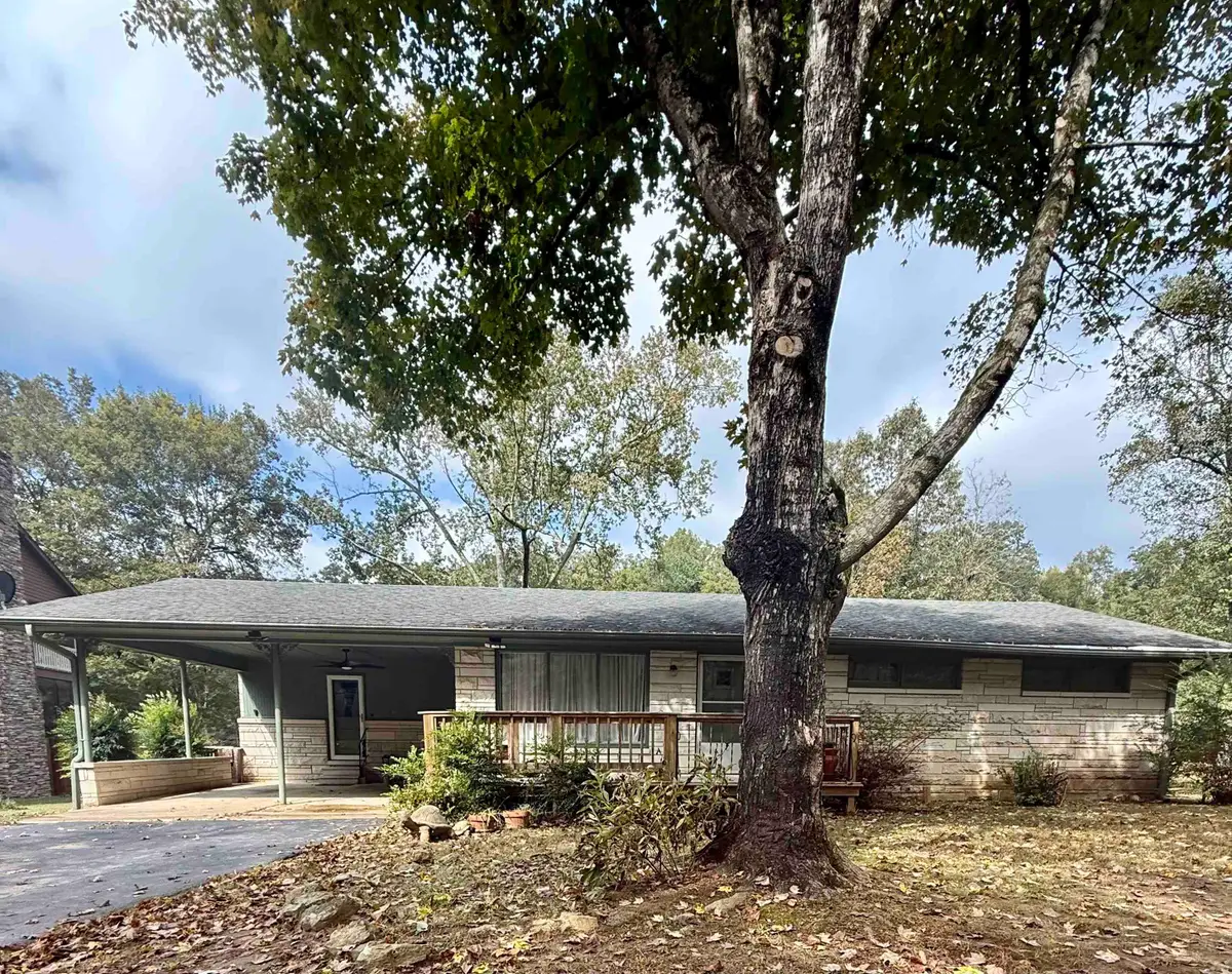 534 Lakeside Dr, Killen, AL 35645 - Image #1