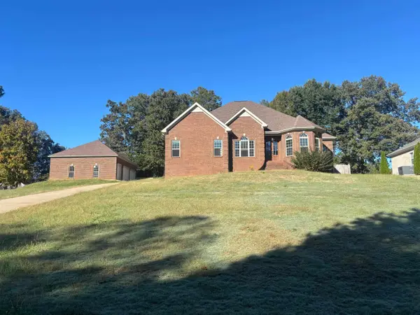 254 Plantation Cir, Killen, AL 35645