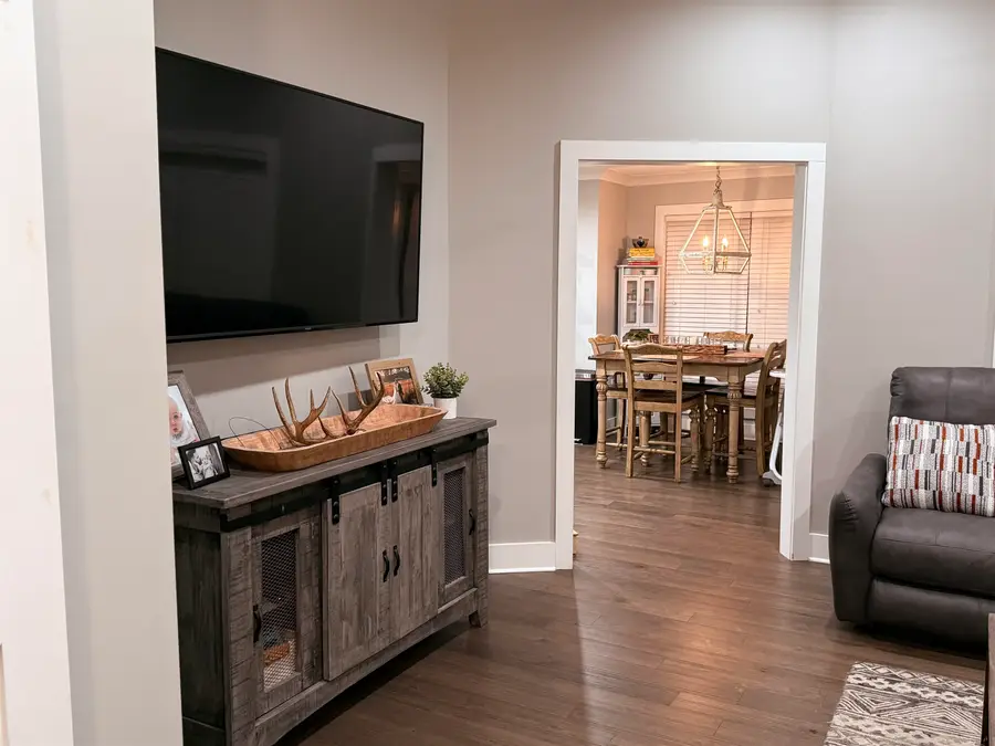 130 Windsor Dr, Muscle Shoals, AL 35661 - Image #2