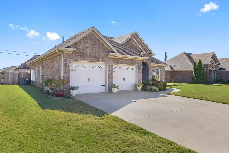 107 Heather Ln, Muscle Shoals, AL 35661 - Image #3