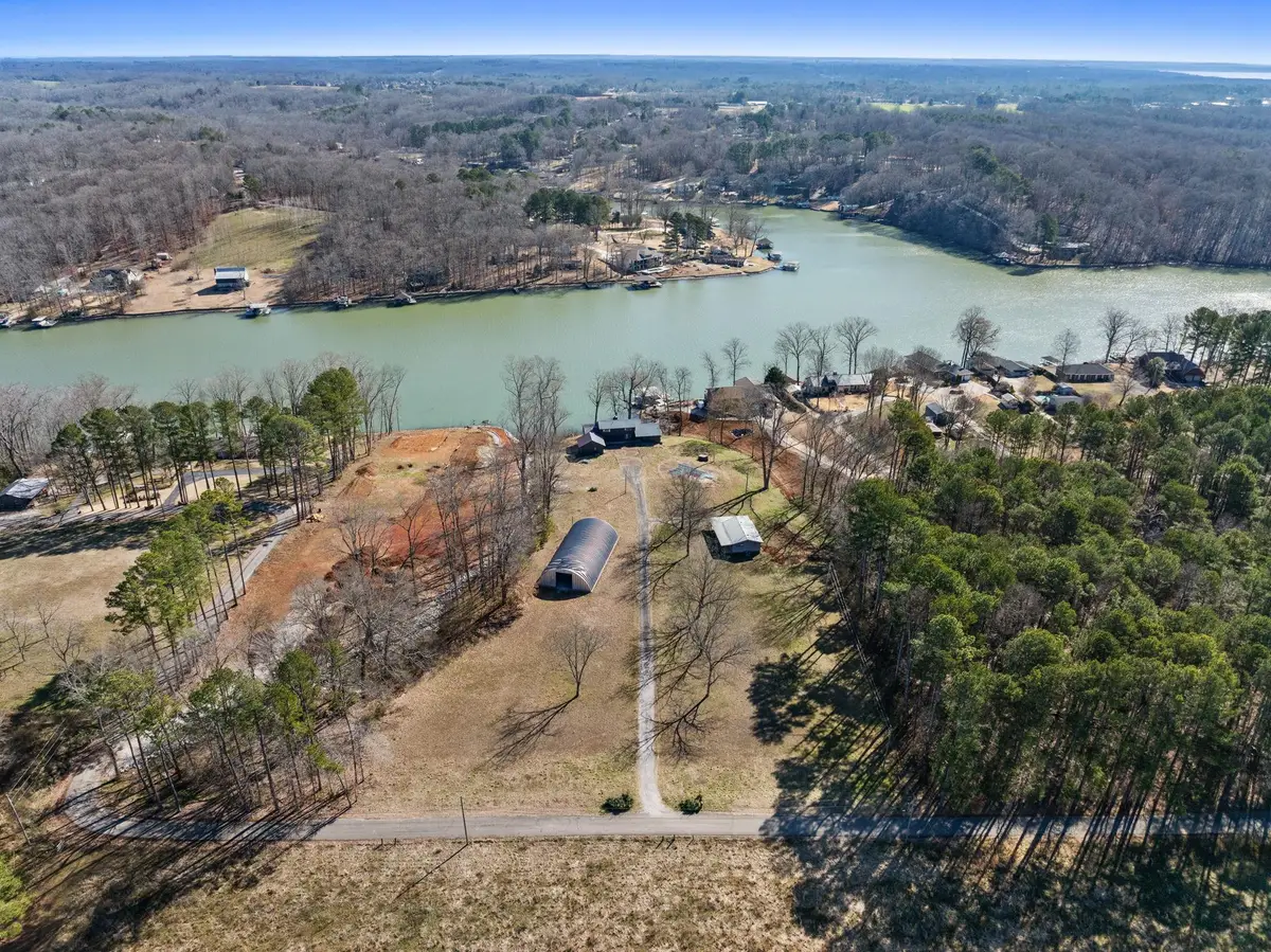 1174 N Shore Dr, Florence, AL 35634 - Image #1