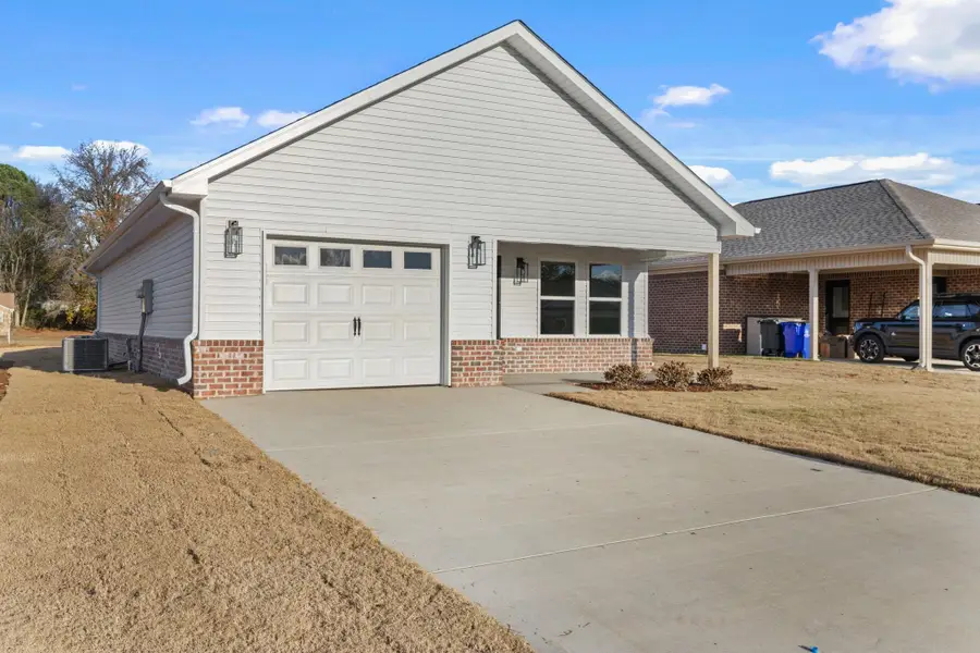 27 S Fulton St, Florence, AL 35630 - Image #3