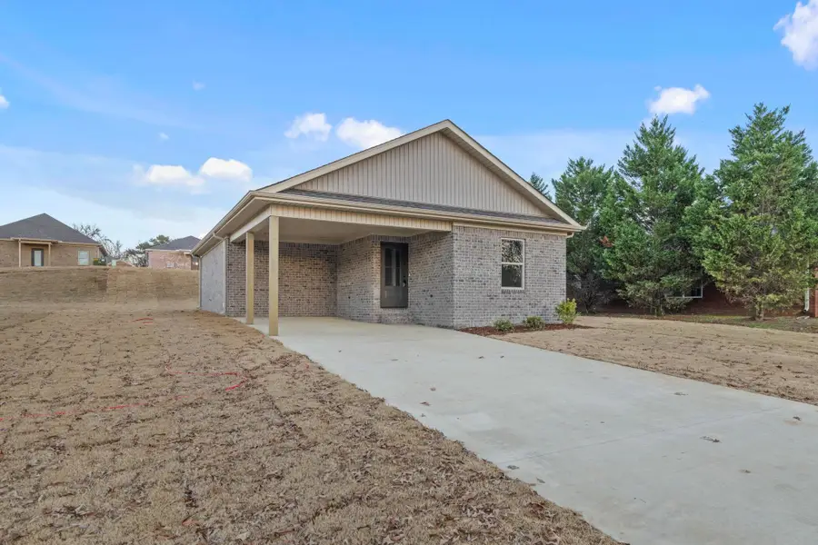 33 S Crown St, Florence, AL 35630 - Image #2