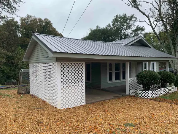 807 4th St, Red Bay, AL 35582