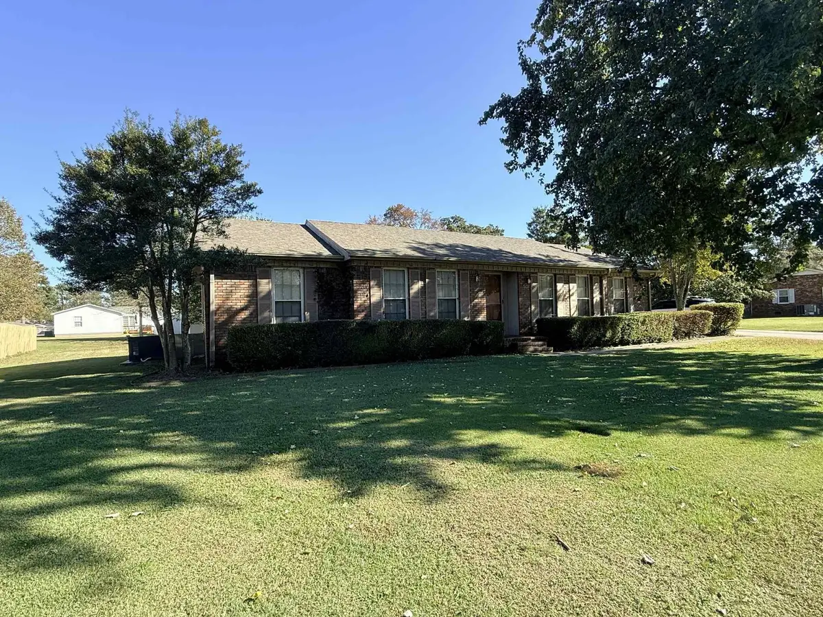 902 Jackson Dr, Athens, AL 35611 - Image #1