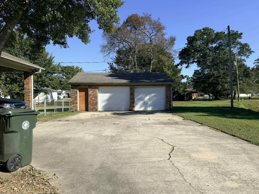 902 Jackson Dr, Athens, AL 35611 - Image #3