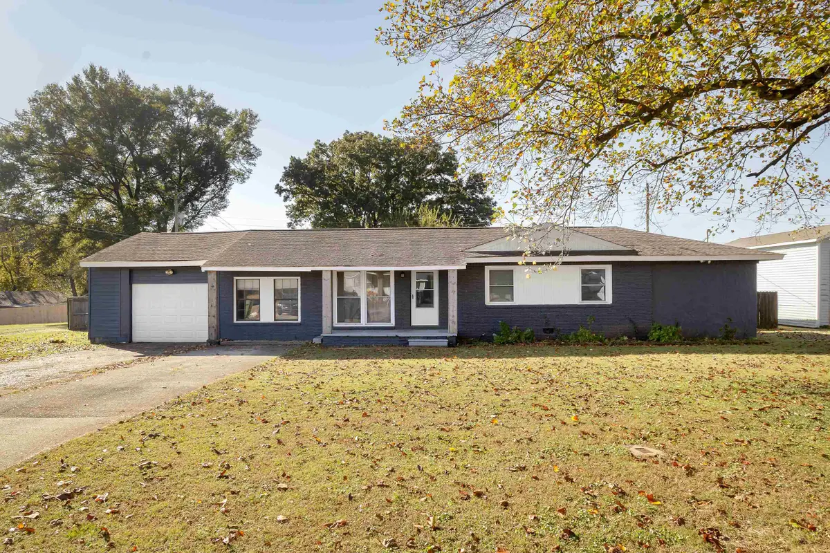 1020 Moss Ave, Muscle Shoals, AL 35661 - Image #1