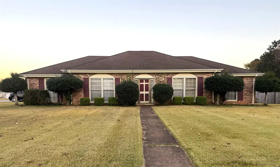 128 E Bailey Springs Dr, Florence, AL 35634 - Image #2