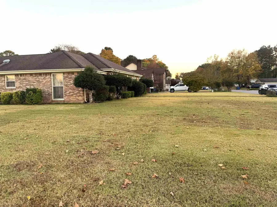 128 E Bailey Springs Dr, Florence, AL 35634 - Image #3