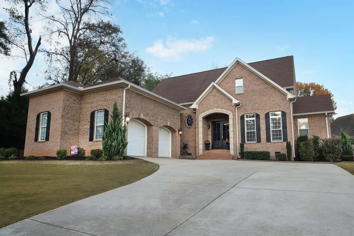 251 Isbell Dr, Muscle Shoals, AL 35661 - Image #1