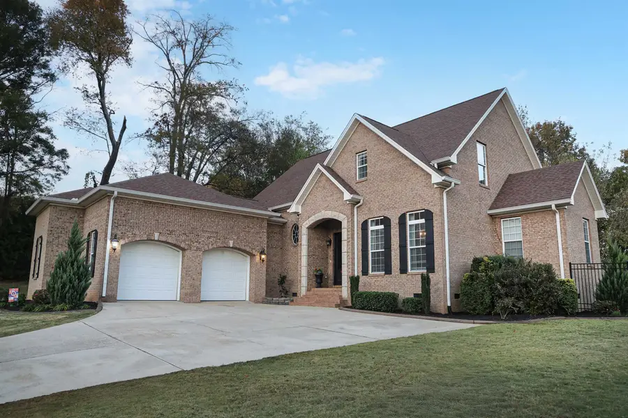 251 Isbell Dr, Muscle Shoals, AL 35661 - Image #2