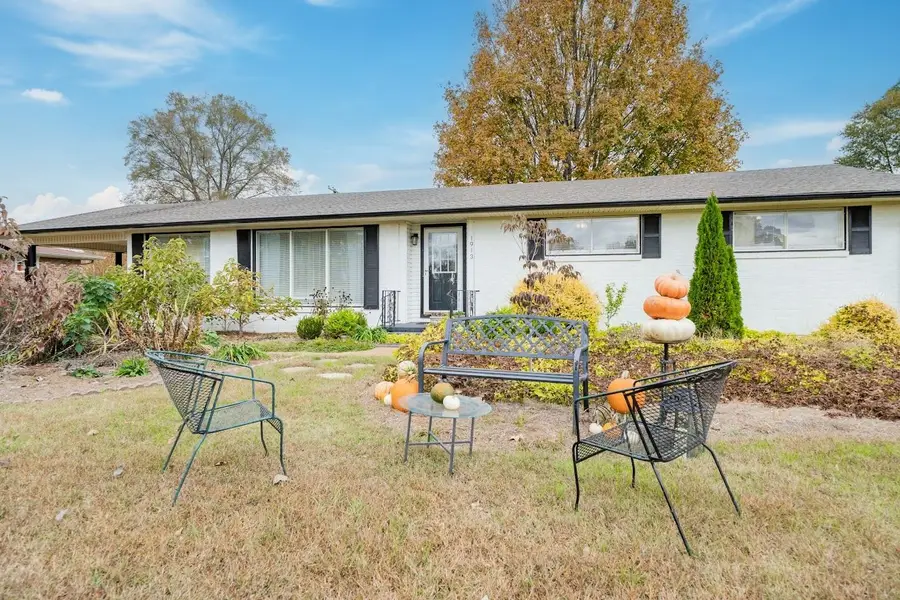 1913 Berry Ave, Florence, AL 35630 - Image #2