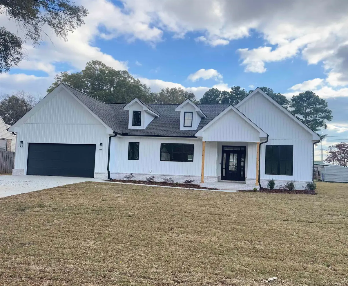 108 Jefferson Ave, Muscle Shoals, AL 35661 - Image #1