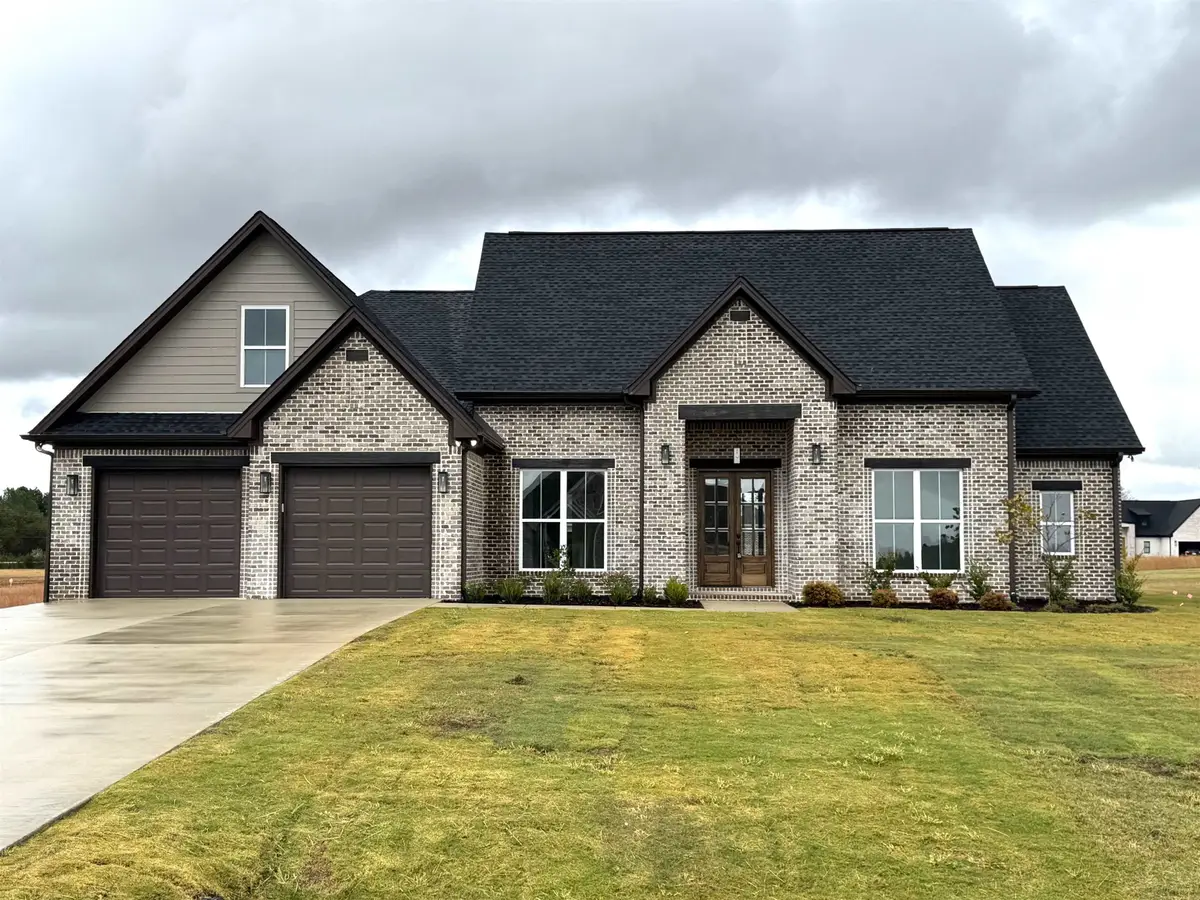 121 Hummingbird Way, Killen, AL 35645 - Image #1