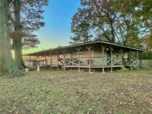 879 Co Rd 279, Florence, AL 35633