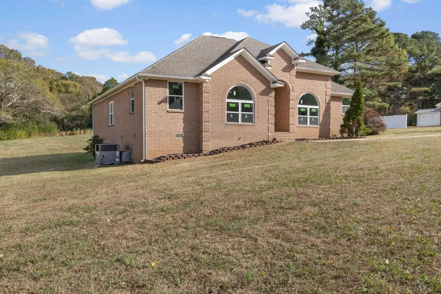 2070 Killough Dr, Tuscumbia, AL 35674 - Image #2