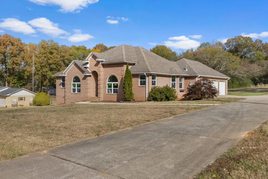 2070 Killough Dr, Tuscumbia, AL 35674 - Image #3