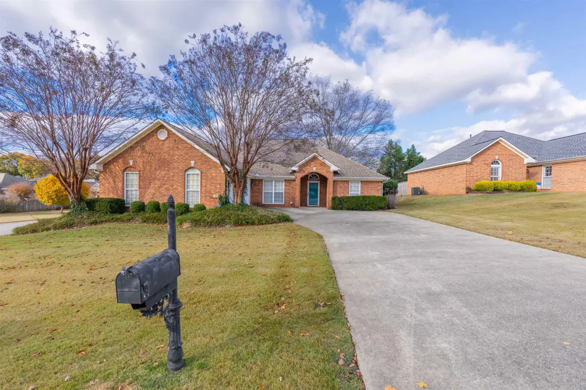 101 Casey Ln, Florence, AL 35633 - Image #1
