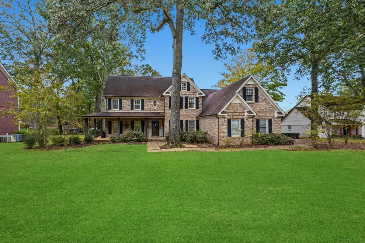 105 Willow Oak Dr, Muscle Shoals, AL 35661 - Image #1