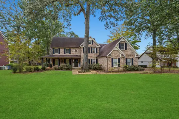 105 Willow Oak Dr, Muscle Shoals, AL 35661