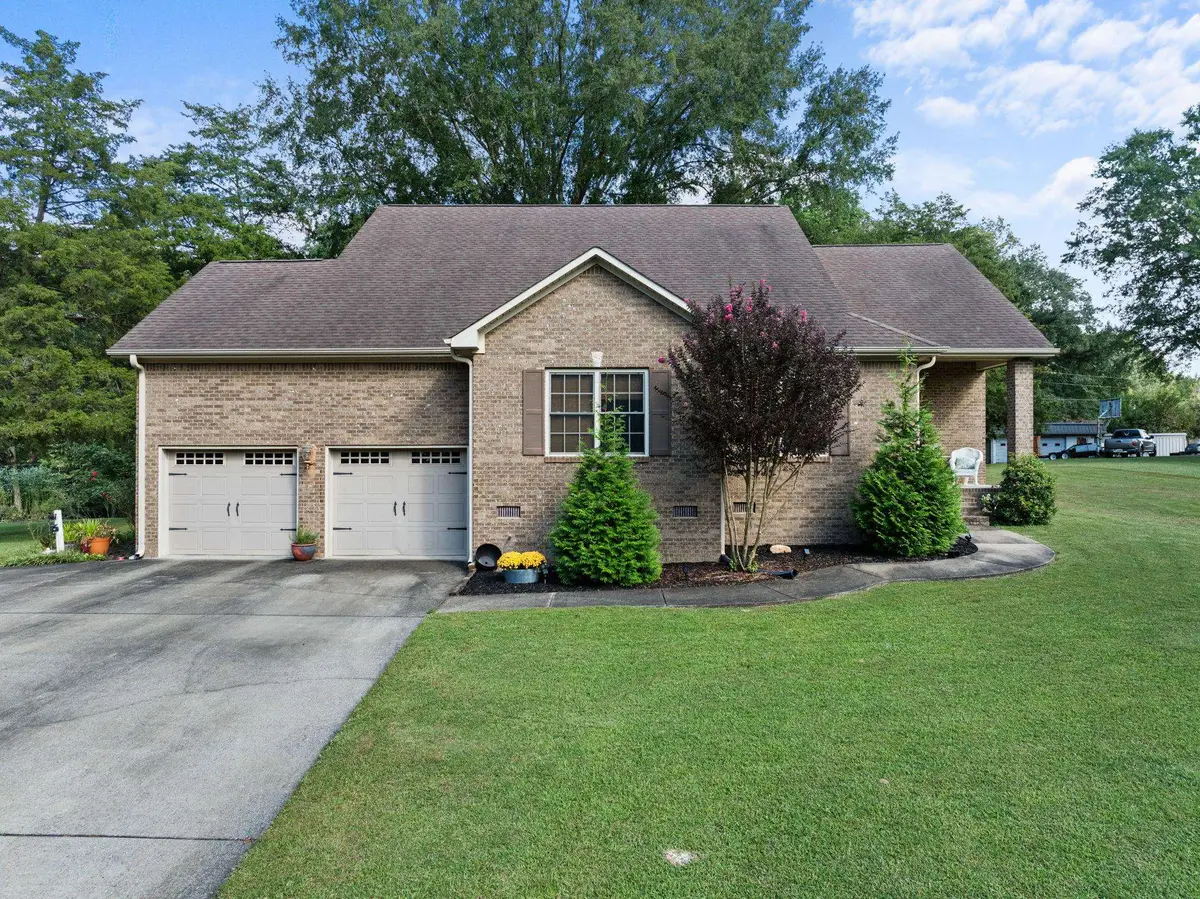 230 Ronald Dr, Killen, AL 35645 - Image #1