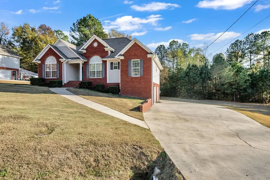 16 Shelby Dr, Hayden, AL 35079 - Image #2