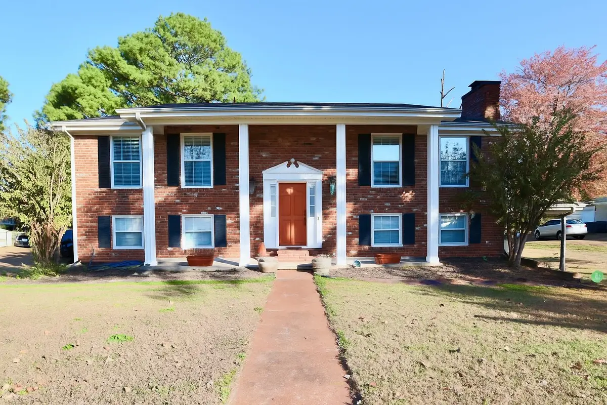 1838 W Tannehill Dr, Florence, AL 35630 - Image #1